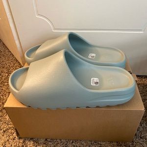 Yeezy Slides Salt Size 13